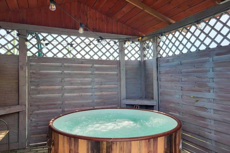 Comfortable Premium Class Apartment Shared Swimming Pool Gaski 外观 照片